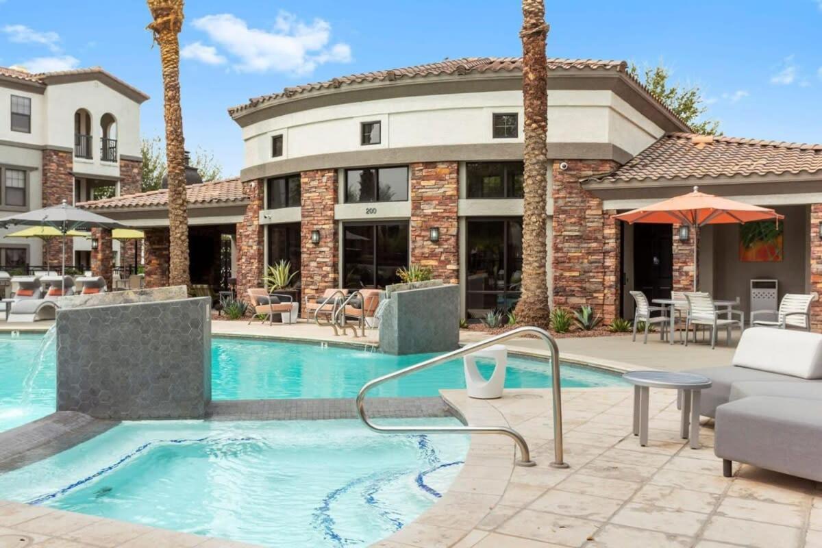 Cozysuites Glendale By The Stadium With Pool 02 Exterior foto