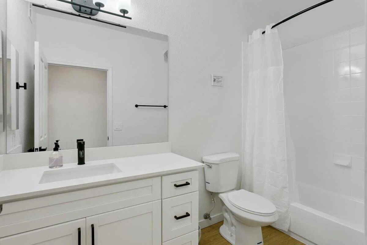 Cozysuites Glendale By The Stadium With Pool 02 Exterior foto